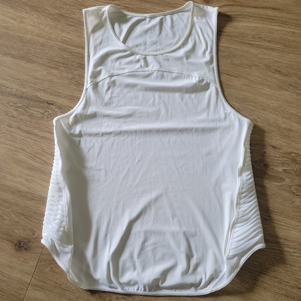 Lululemon Making Moves tank
